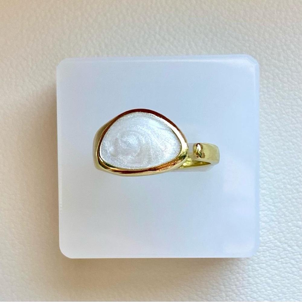 Gold Ring with White Pearl enamel